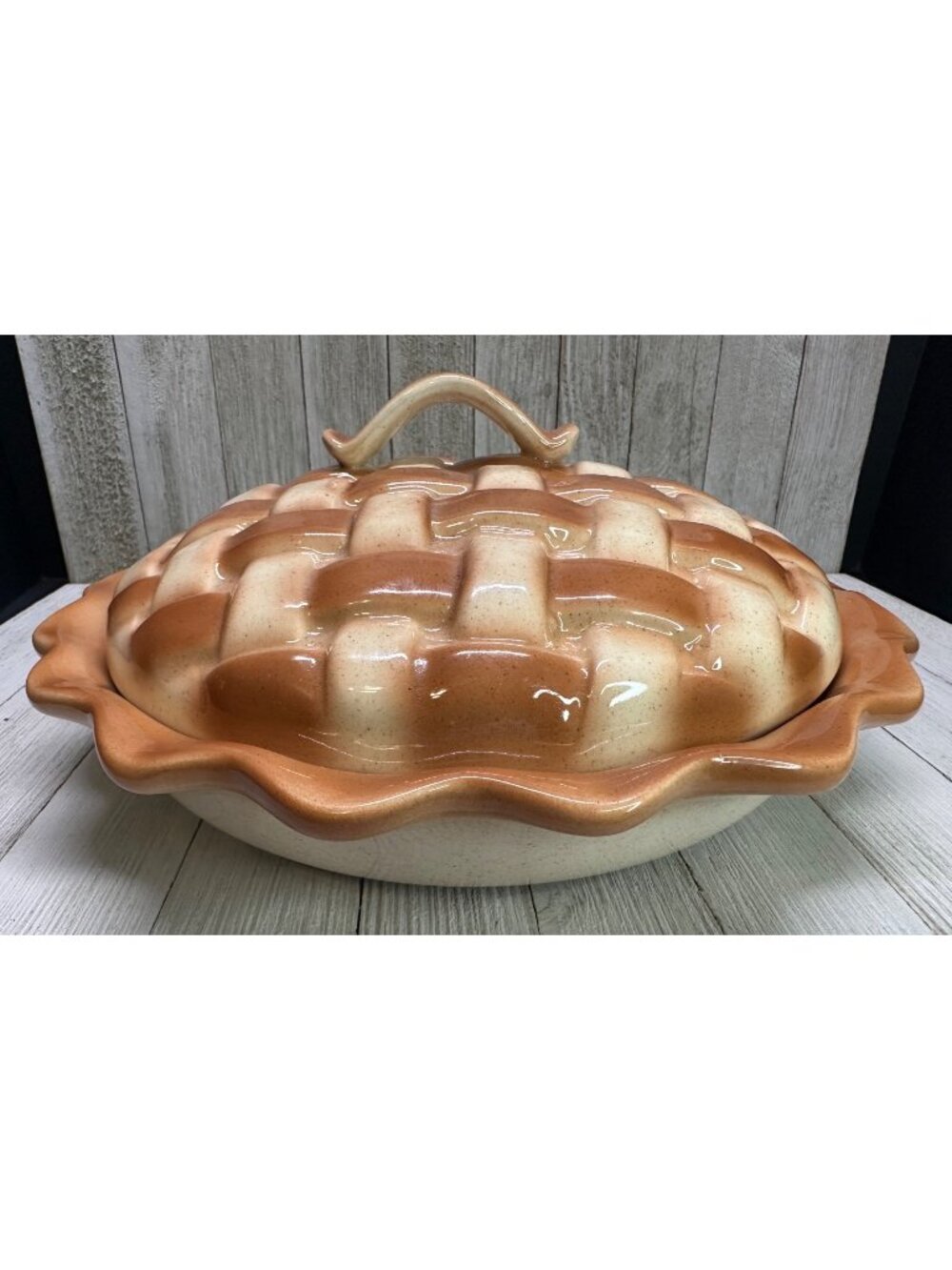 Vtg Ceramic Covered Pie Plate Bell Style Country Pig Design 11" DIA Glossy Lid